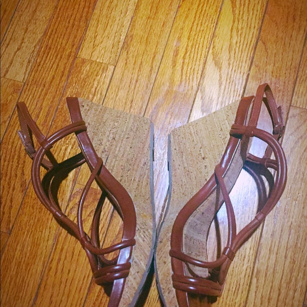 Kenneth Cole Cute Sandal . - Picture 7 of 8